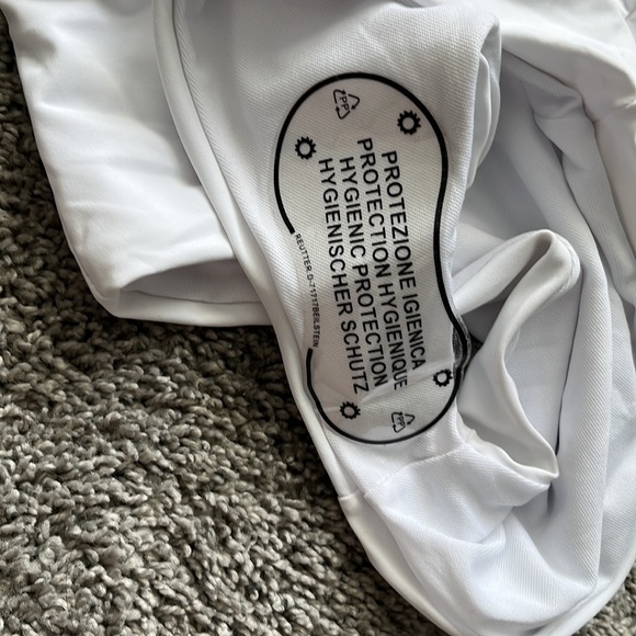 White one shoulder two piece bathing suit - Picture 5 of 8